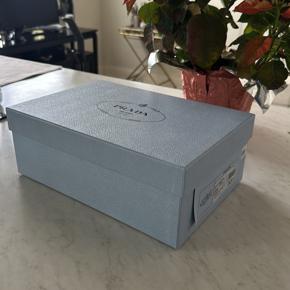 “Authentic Prada Calzature Donna Empty Shoe Box dimensions are 11 1/2”x 8 1/4”. - Picture 11 of 12